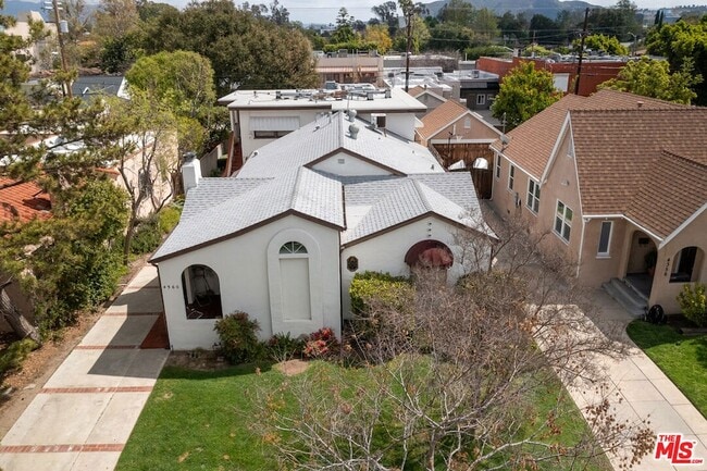 Building Photo - 4360 Kraft Ave