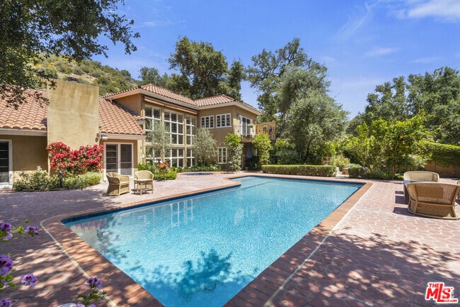 Building Photo - 3265 Mandeville Canyon Rd Rental