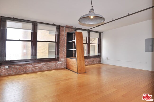 Photo - 460 S Spring St Unit 908