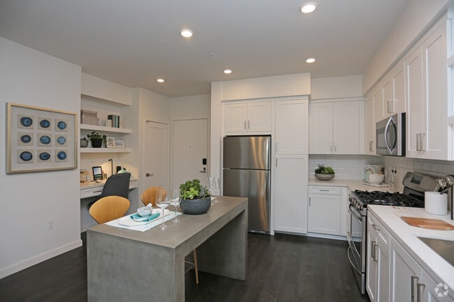 1 BR, 1 BA - 780 SF - Boardwalk at Millenia