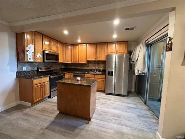 Photo - 18512 Mayall St