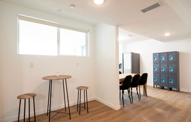 Photo - 2642 Brighton Ave