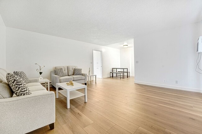 Photo - Spacious 1 Bedroom Apartments with Parking - Noho Arts District Unit #16