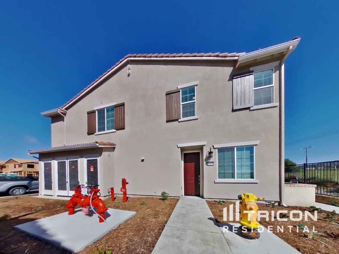 3D Tour - 36436 Creer Ct Townhome