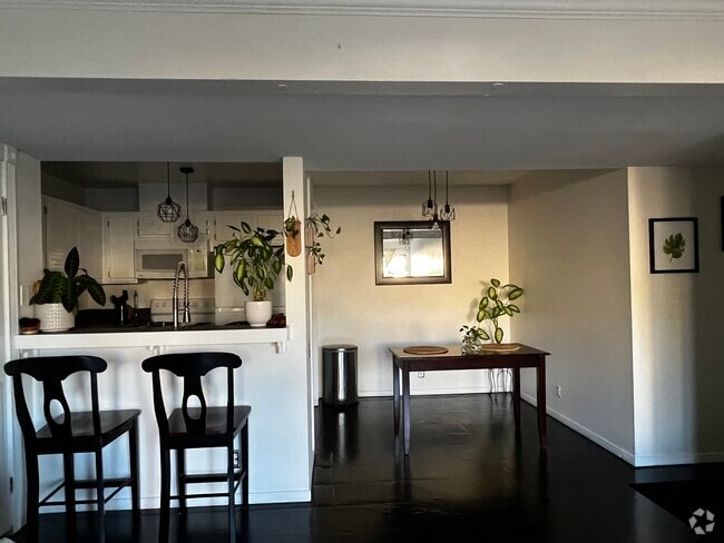 Building Photo - 25671 Le Parc Unit 57 Rental