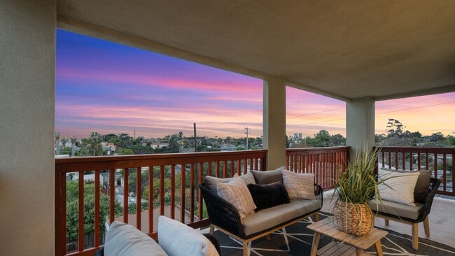 Building Photo - 1820 Bancroft St Unit 1824 Bancroft