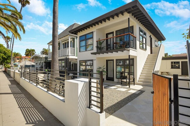 Photo - 805 Dover Ct