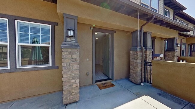 Large 2 Bedroom Townhome at The Village, L... - Large 2 Bedroom Townhome at The Village, L...