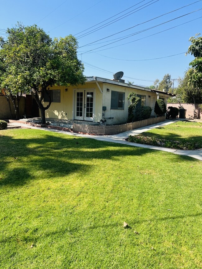 Photo - 1434 Kellogg Ave