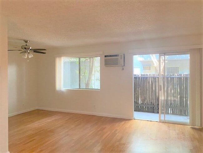 Building Photo - Charming 1-Bedroom Apartment Located in Va... Unit #3