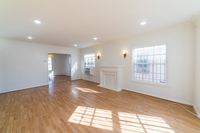 Photo - 452 S New Hampshire Ave Unit 1