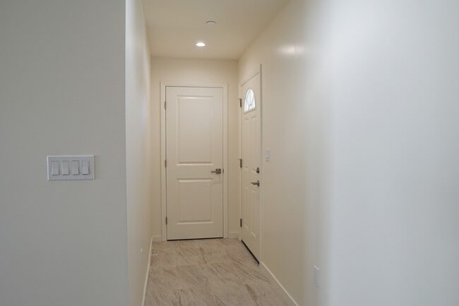 Photo - 517 S Mountain View Dr