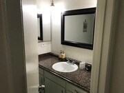 Full en-suite bath #2 - 324 E Spruce Ave Unit Condo