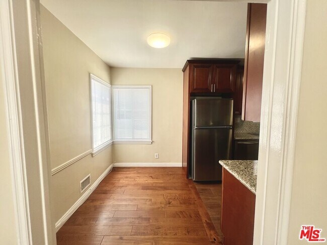 Photo - 149 S Gramercy Pl