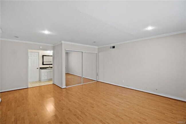 Photo - 18123 Delano St