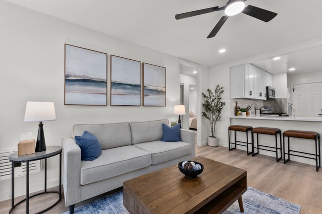 Photo - 4442 Clairemont Dr Unit 4440