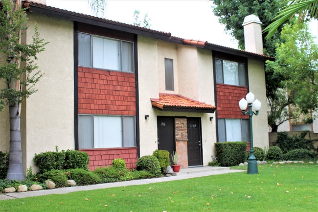 Photo - 1708 E G St Townhome