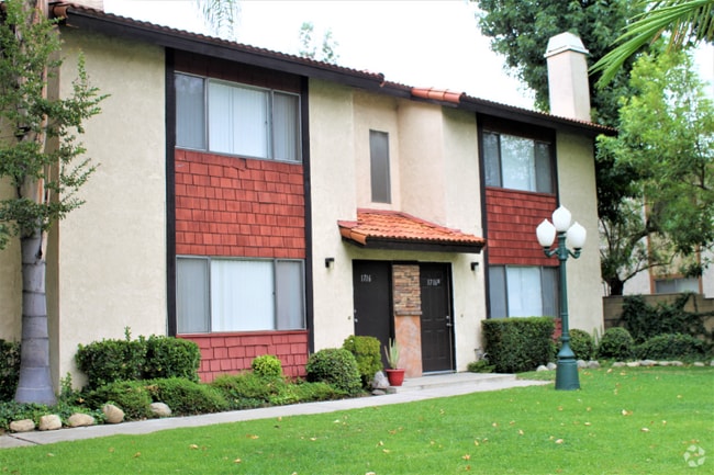 Building Photo - 1708 E G St Rental
