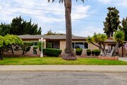 Photo - 2407 Mackay Ln