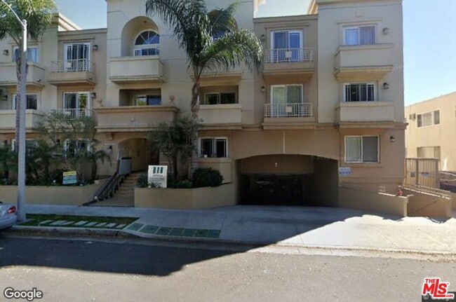 Building Photo - 11346 Iowa Ave Unit 104