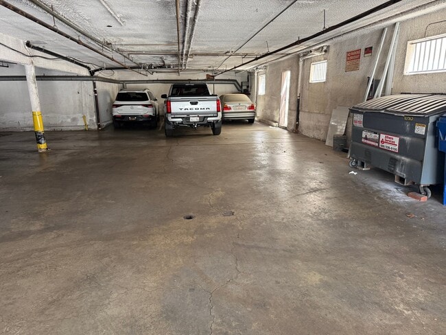 Photo - 1030 N Edinburgh Ave Unit 6