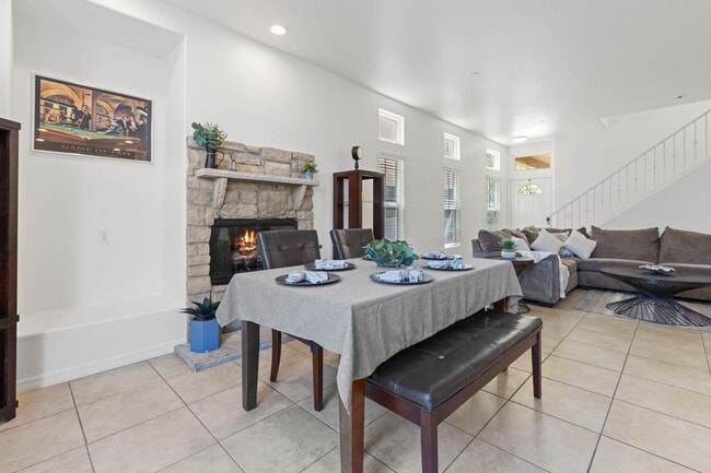 Photo - 1786 Elm Ave