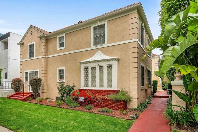 Building Photo - Large Unit A