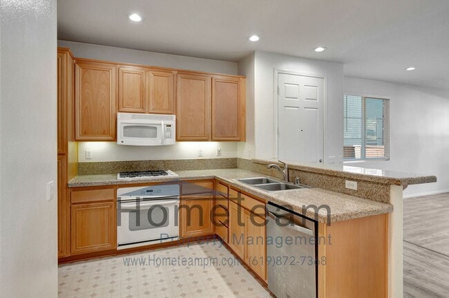 Building Photo - 2 BR / 2.5 BA 1244 Sq ft. San Miguel Ranch/ Chula Vista Townhome