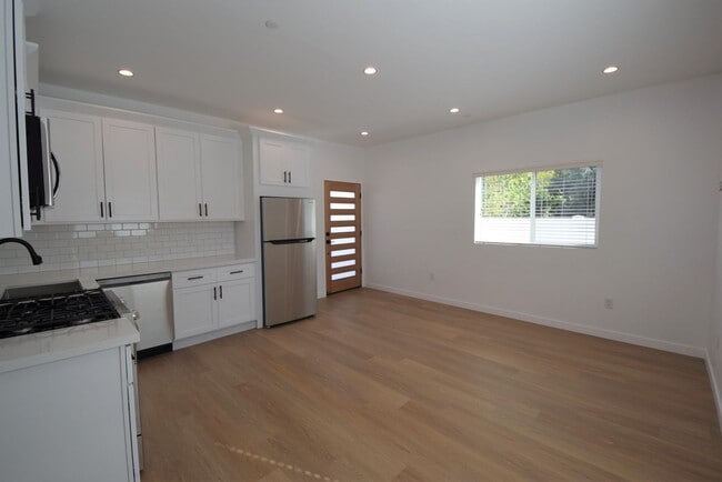 Photo - 5915 Fair Ave Unit 5909