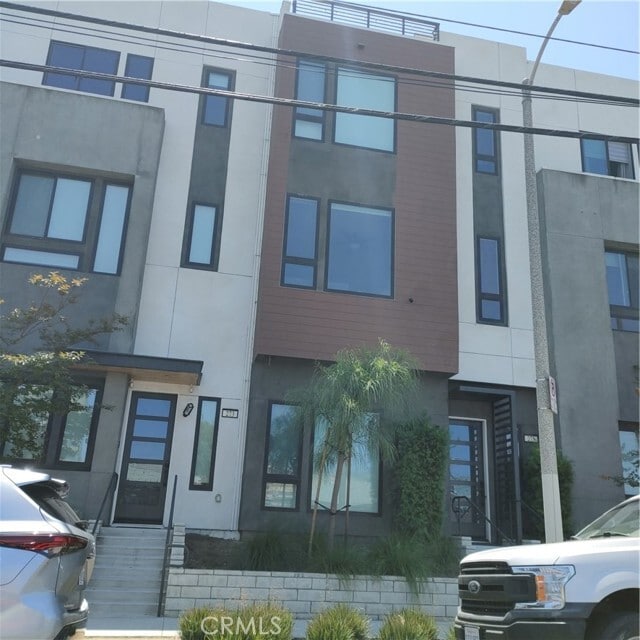 Photo - 275 W 8th St House