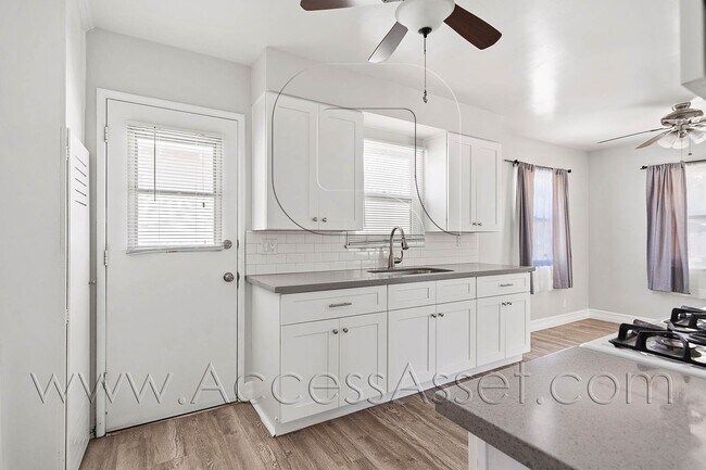 Photo - 2840 N F St
