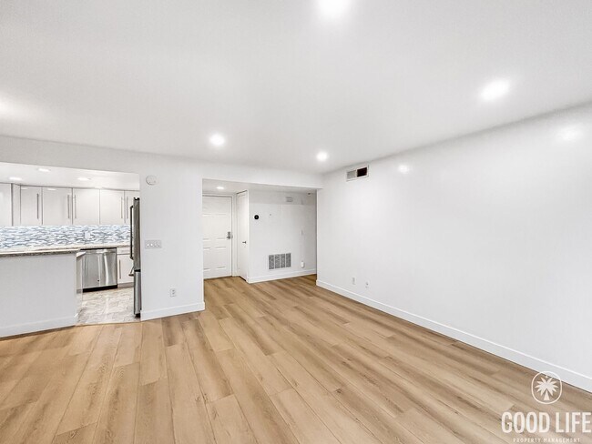 Photo - Charming 2BD/2BA Condo in Hillcrest W/ W/D...