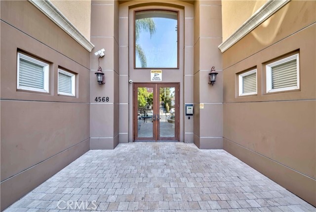 Building Photo - 4568 1st St Unit 203