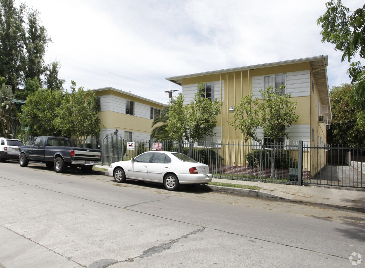 Photo - 11317 Otsego St Apartments