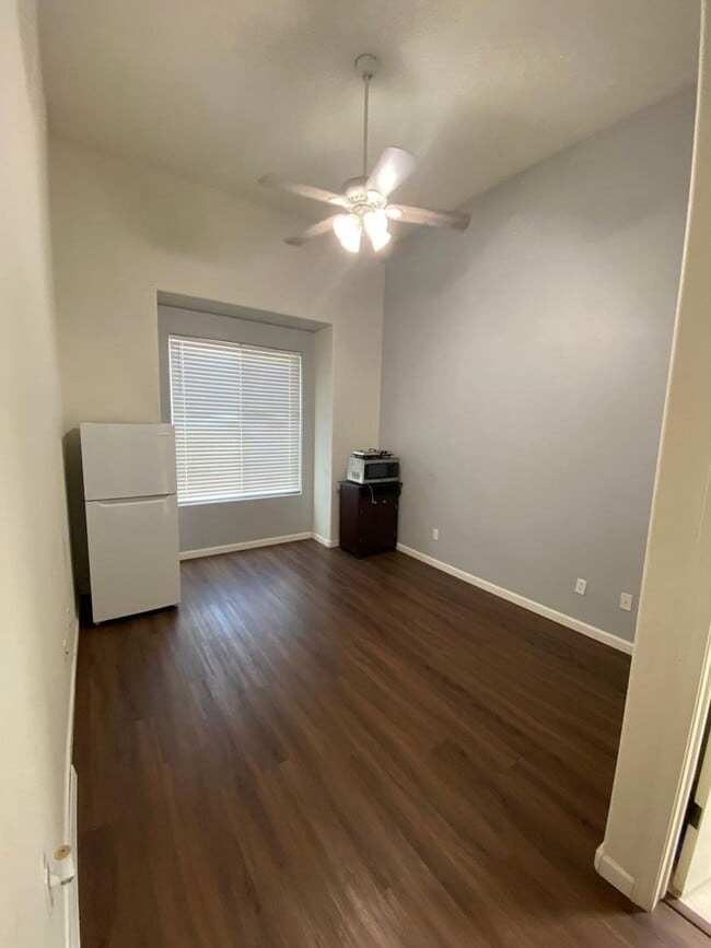Photo - 1625 Belmont Ct Unit C