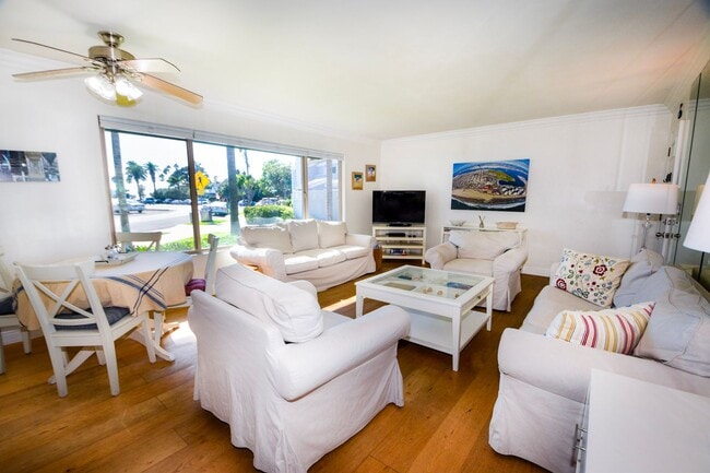 Photo - 1052 Isabella Ave Unit Vacation Rental