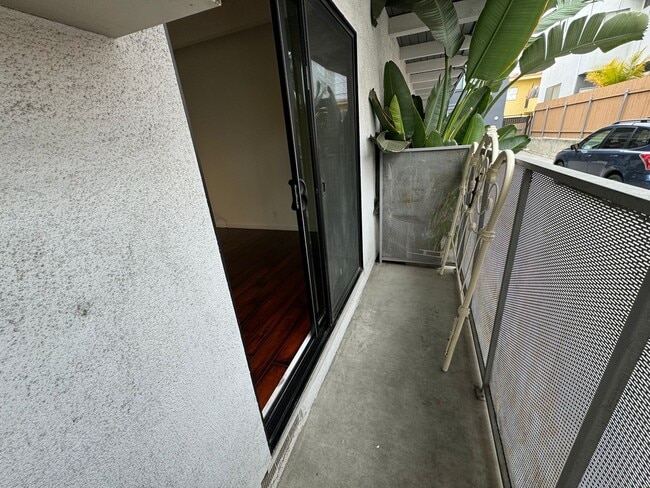 Photo - 3538 Keystone Av Unit 2