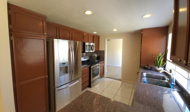 Photo - Amazing 2 story 4 bedroom home in Simi Val...
