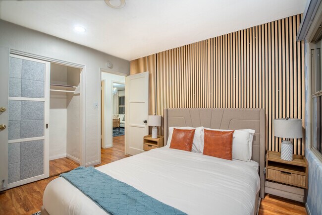 Photo - 6203 Thorn St