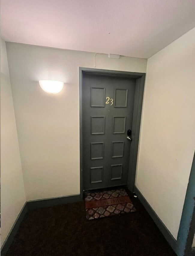 Building Photo - 3980 Faircross Pl Unit 3980 Faircross Place