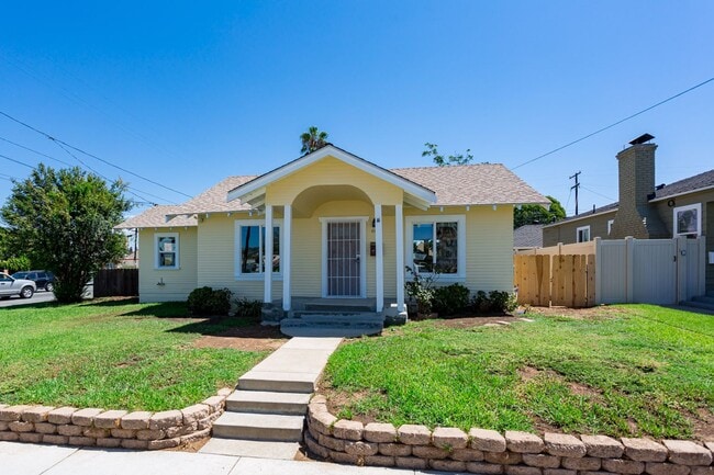 Photo - 303 S Sunshine Ave