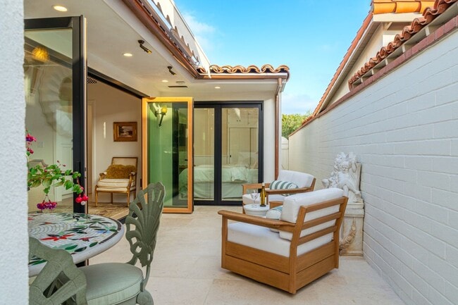 Photo - 106 Via Cordova