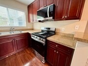Photo - 5550 Owensmouth Ave