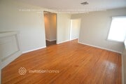 Photo - 2112 N Screenland Dr House