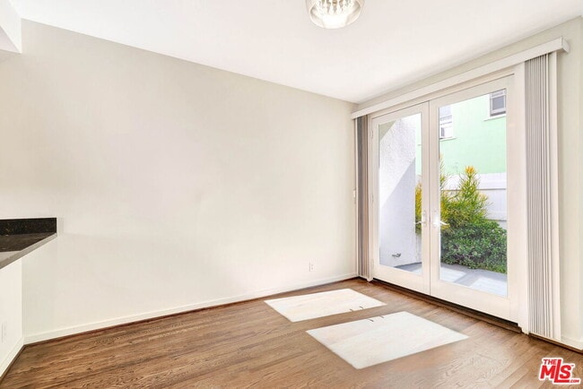 Photo - 811 21st St Unit 2