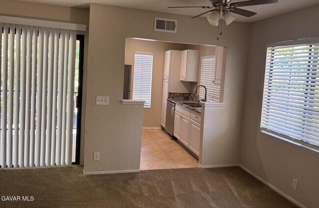 Photo - 2554 Olive Dr Unit Apt 92