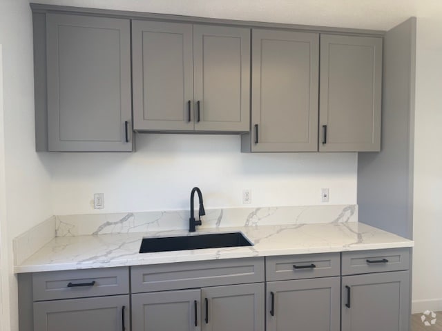 Building Photo - 5792 Rostrata Ave Rental