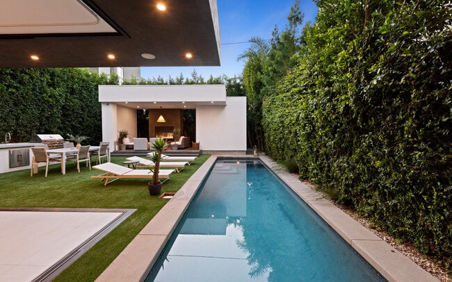 Building Photo - 523 N Harper Ave