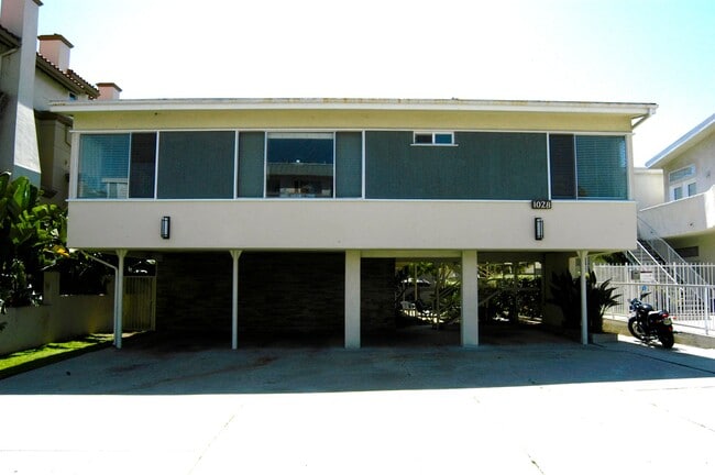 Building Photo - 1028 3rd St