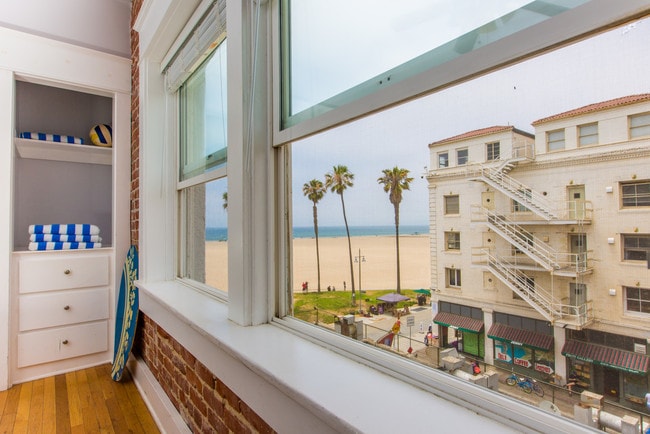 Photo - Boardwalk Flats - Ocean Front Studios